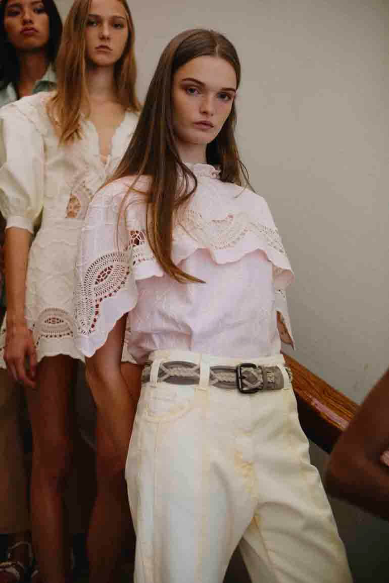See How Alberta Ferretti Nails Relaxed and Sophisticated All At Once