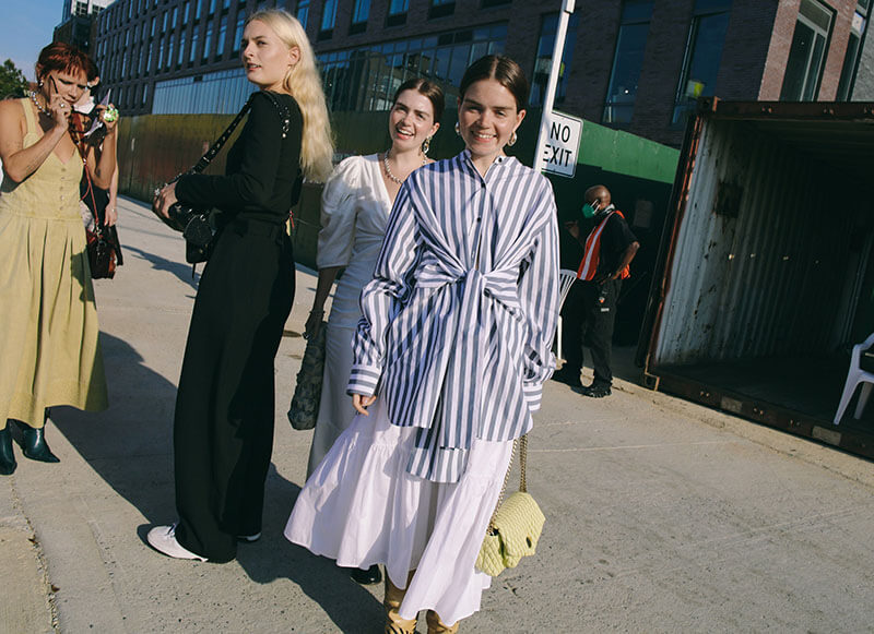Top 25 Street Style Outfits From New York Fashion Week Spring 2022