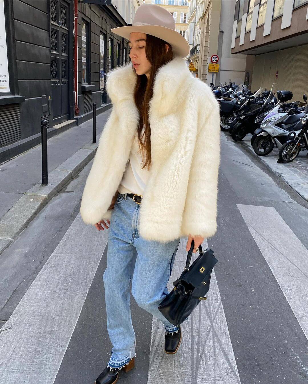 30 Cute and Comfy Outfits to Wear With Your Uggs This Season