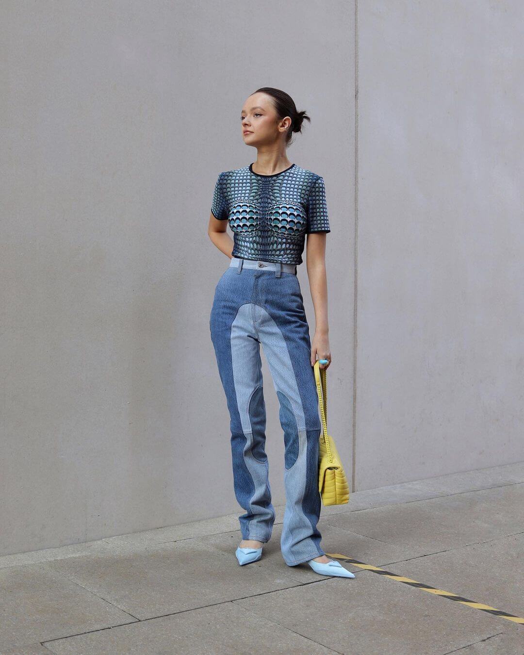 This Outfit Makes A Strong Case For Colorblock Jeans