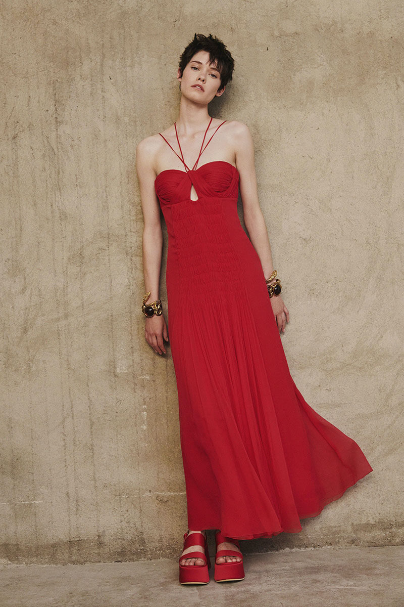 Alberta Ferretti Keeps You Guessing With This Invigorating Resort 22 Collection