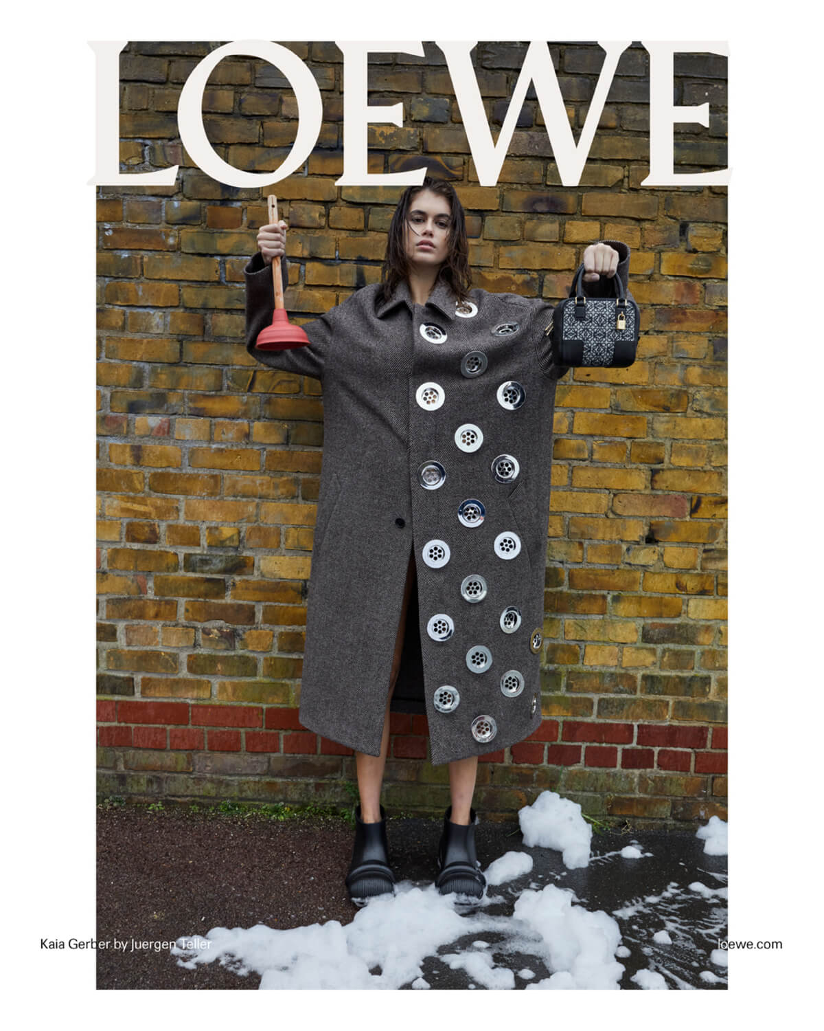 Loewe Enlists Celebrities To Showcase Pre-Fall Campaign