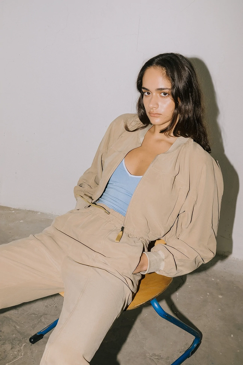 Look Great In Cool-Girl Loungewear With Determ