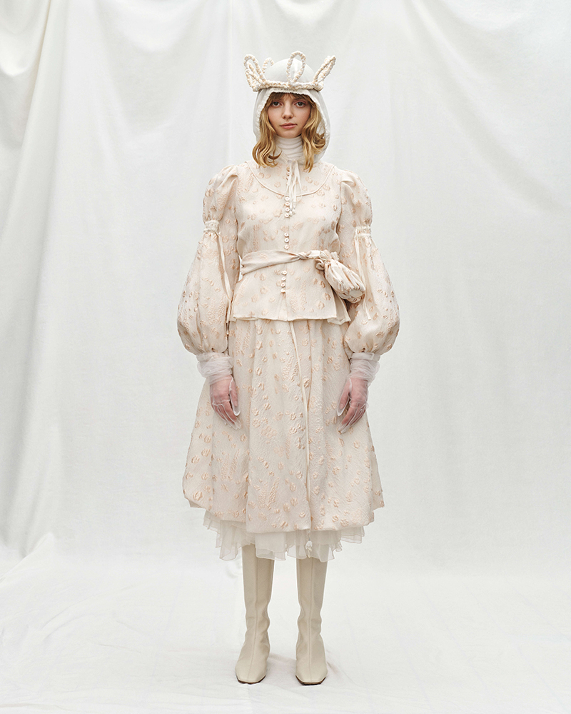 Nostalgic Details Shine Bright In This AW22 Lookbook From Renli Su ...