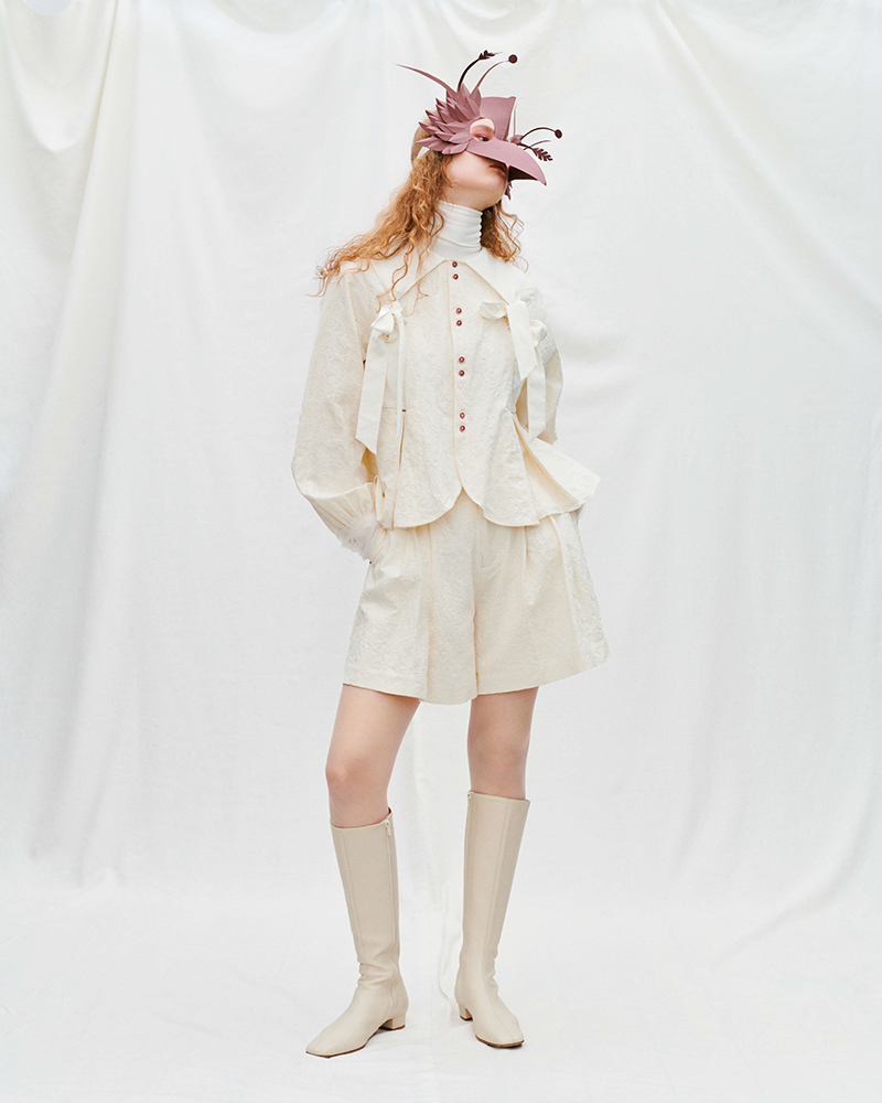 Nostalgic Details Shine Bright In This AW22 Lookbook From Renli Su ...