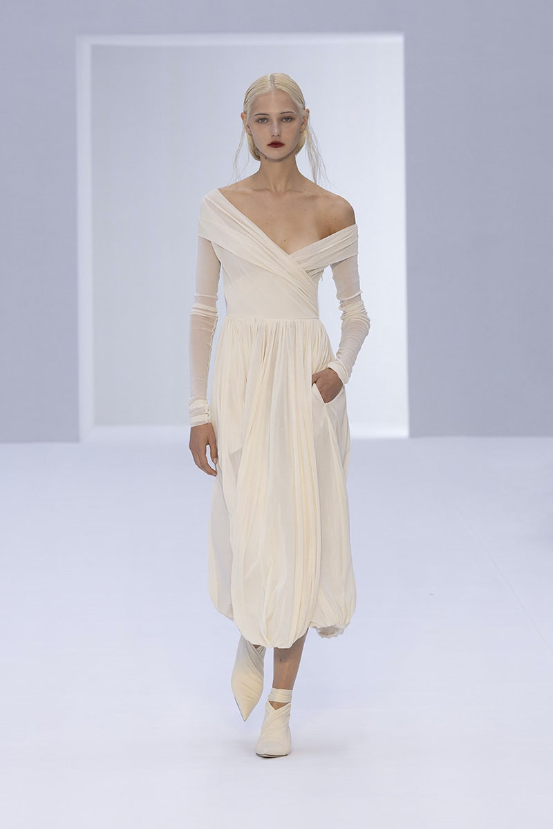 Contemporary Looks With Unexpected Twists From Philosophy di Lorenzo Serafini