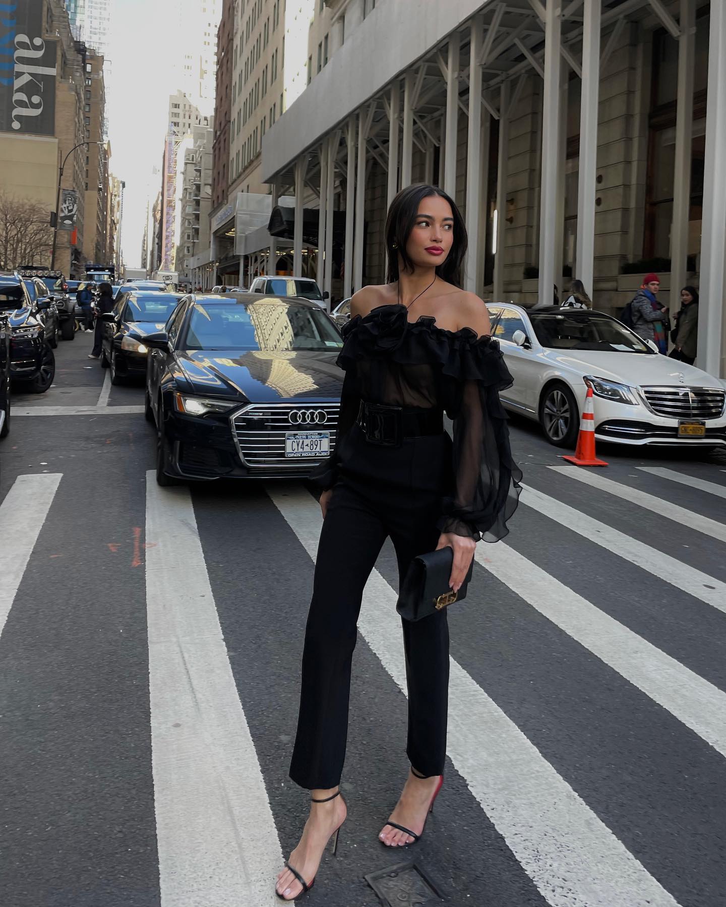 The Fashion Girl Way To Wear An All Black Outfit