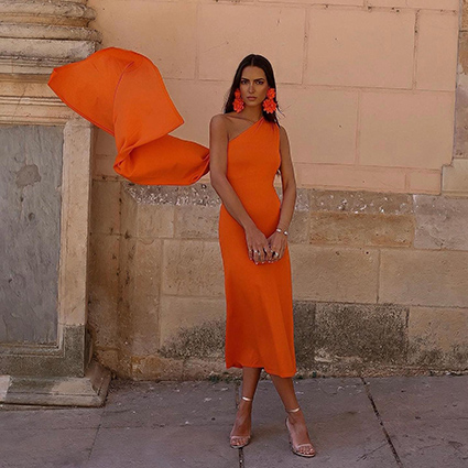 add a dose of energy to your wardrobe with the orange color trend 1