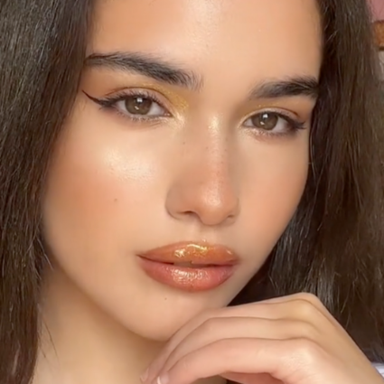 Become A Golden Goddess With The Honey Lips Trend