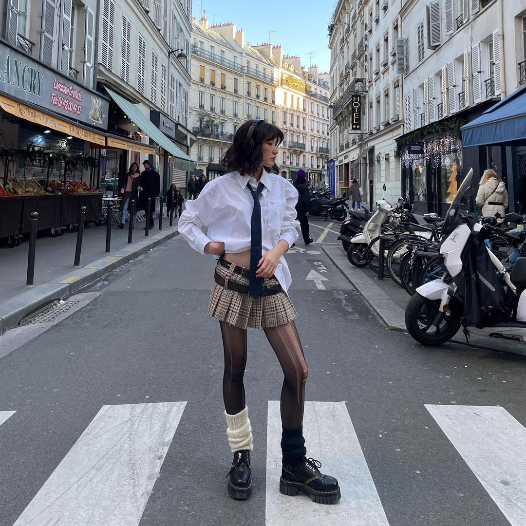 Break The Fashion Rules With These 10 Cluttercore Looks