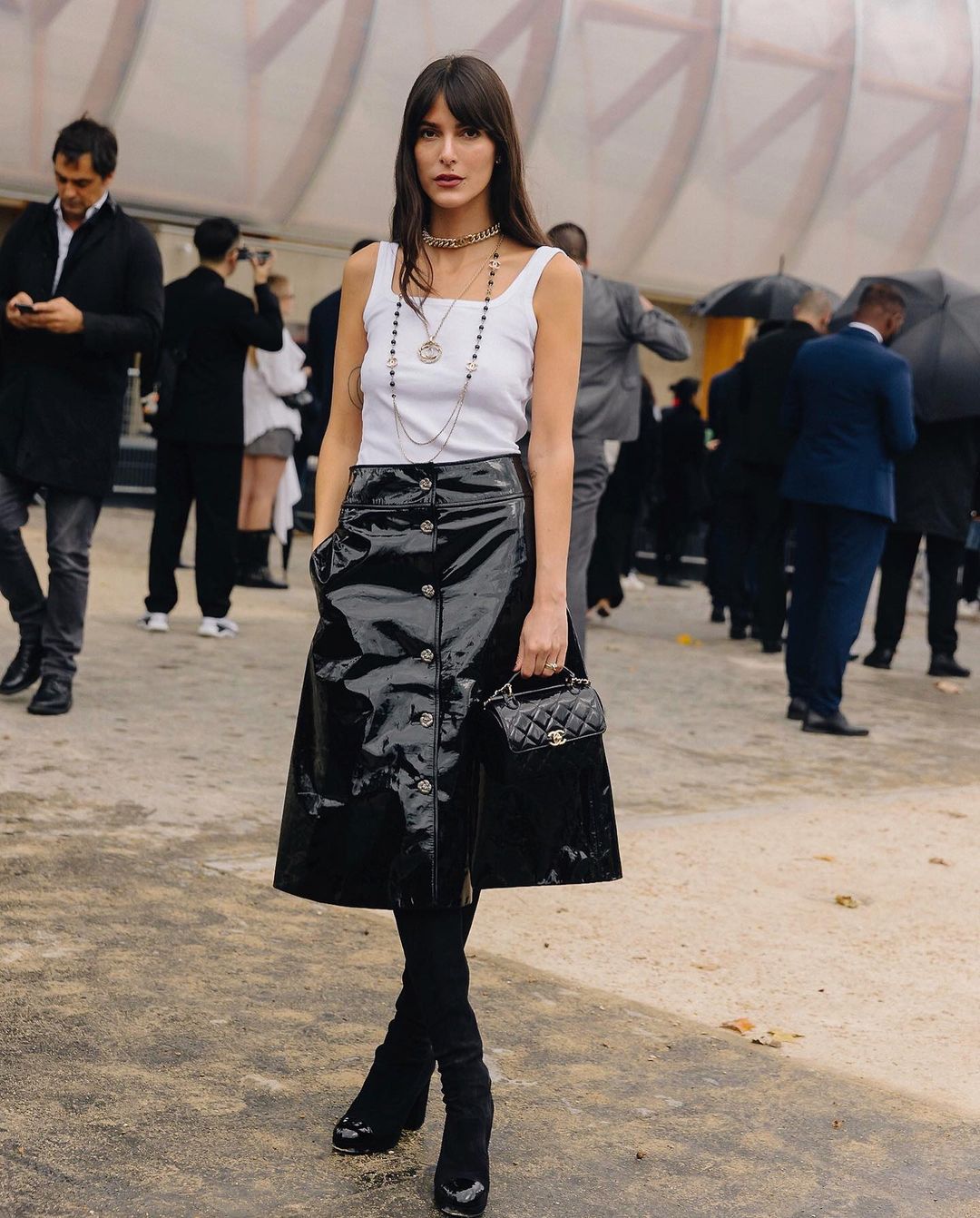 This Black And White Outfit Is As Stylish As You Can Get
