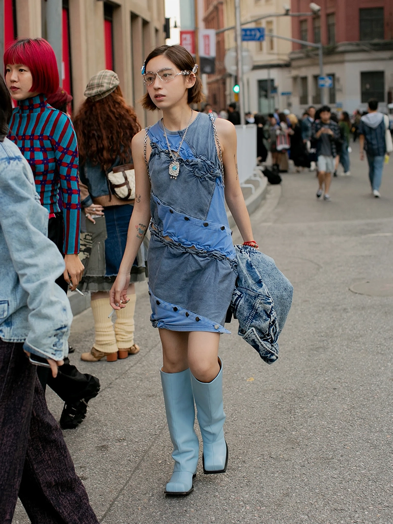 21 Street Style Outfits From Shanghai Fashion Week Spring 2024 Shows
