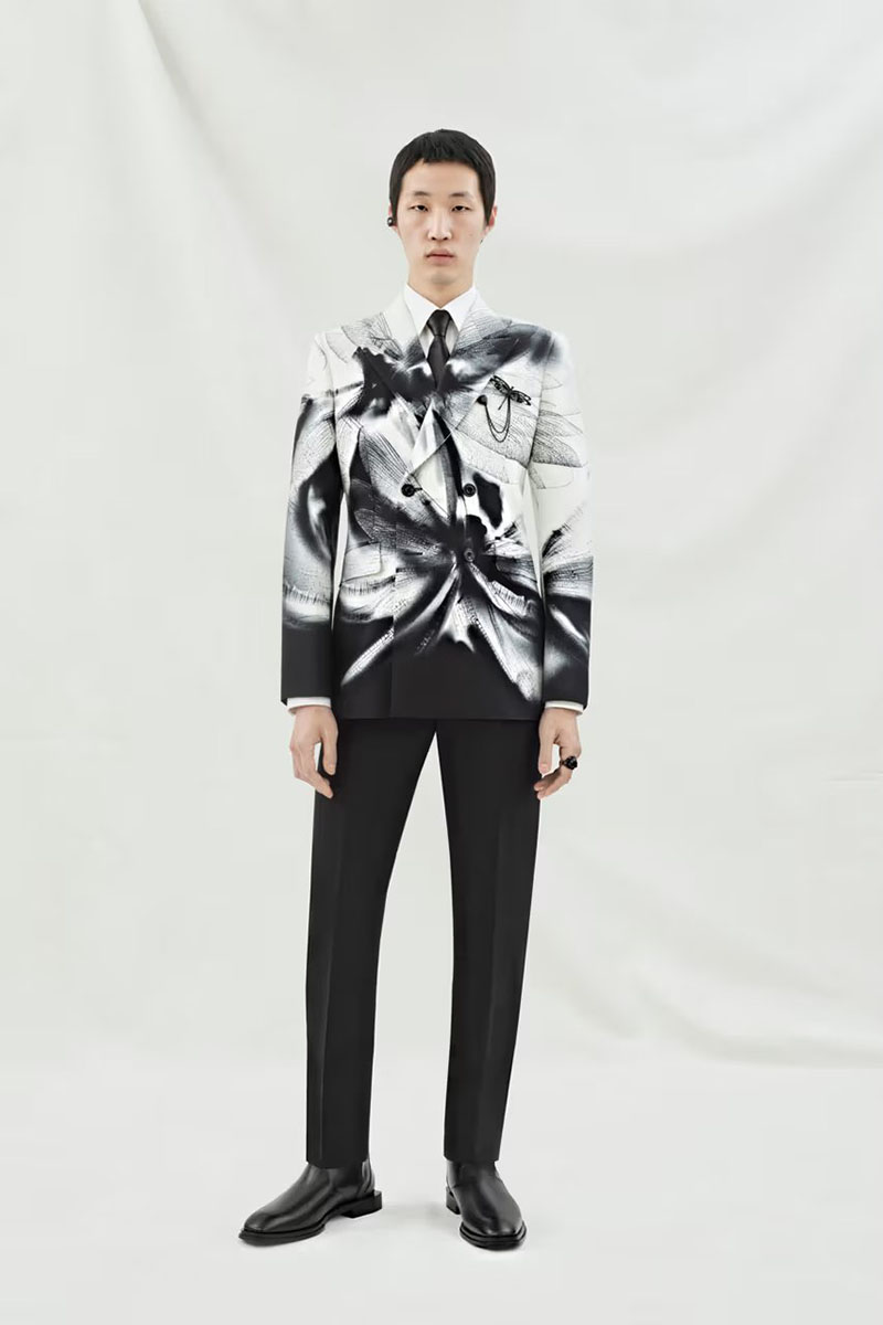 Alexander McQueen Pre-Spring/Summer 2024 Collection Is Tailored Perfection