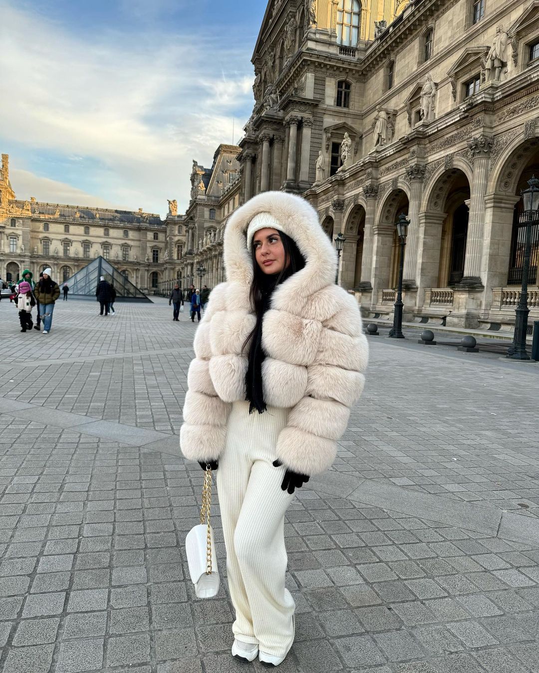 10-winter-outfits-to-channel-your-inner-snow-bunny