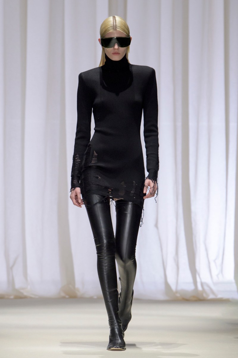 MM6 Maison Margiela Fall 2024 Collection Effortlessly Combines Edginess   Mm6 Maison Margiela Fall 2024 Collection Effortlessly Combines Edginess And Sophistication 