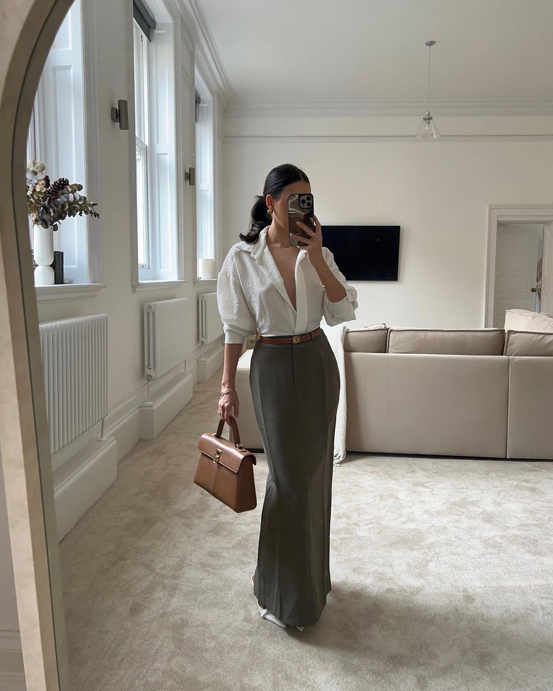 10 Office Siren Outfits To Switch Up Your Business Casual Wardrobe