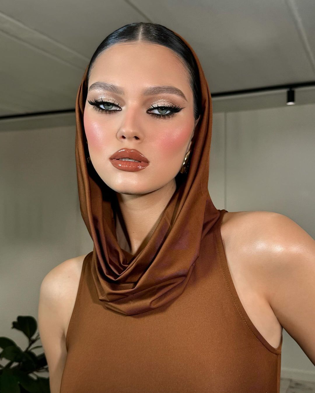 Make A Statement With This Spicy Dune Inspired Makeup