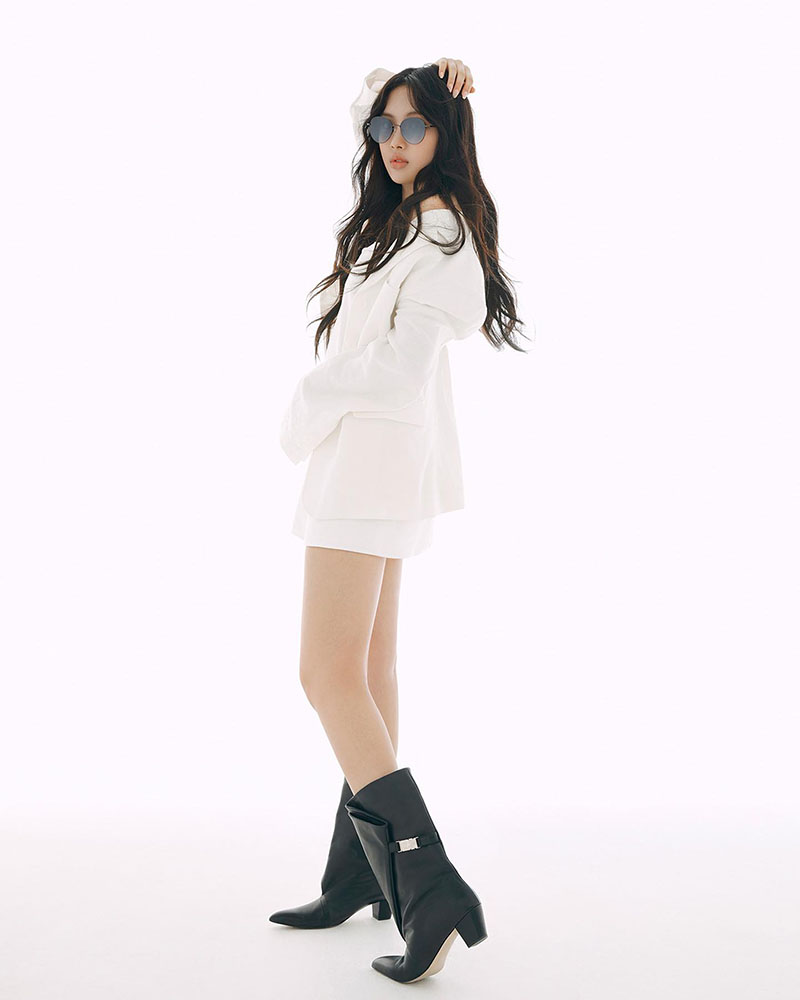 CARIN Teams Up With K-pop Super Group NewJeans For Their Latest Sunnies Campaign