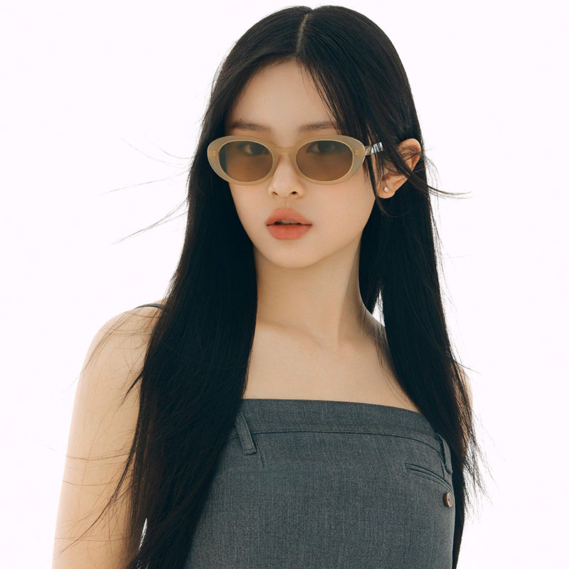 CARIN Teams Up With K-pop Super Group NewJeans For Their Latest Sunnies Campaign