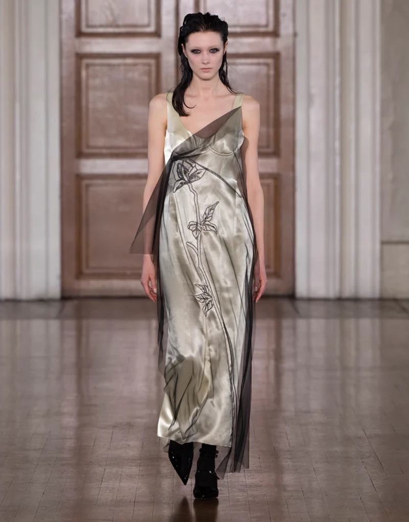 Huishan Zhang Effortlessly Contrasts The Masculine And The Feminine With  This AW24 Collection