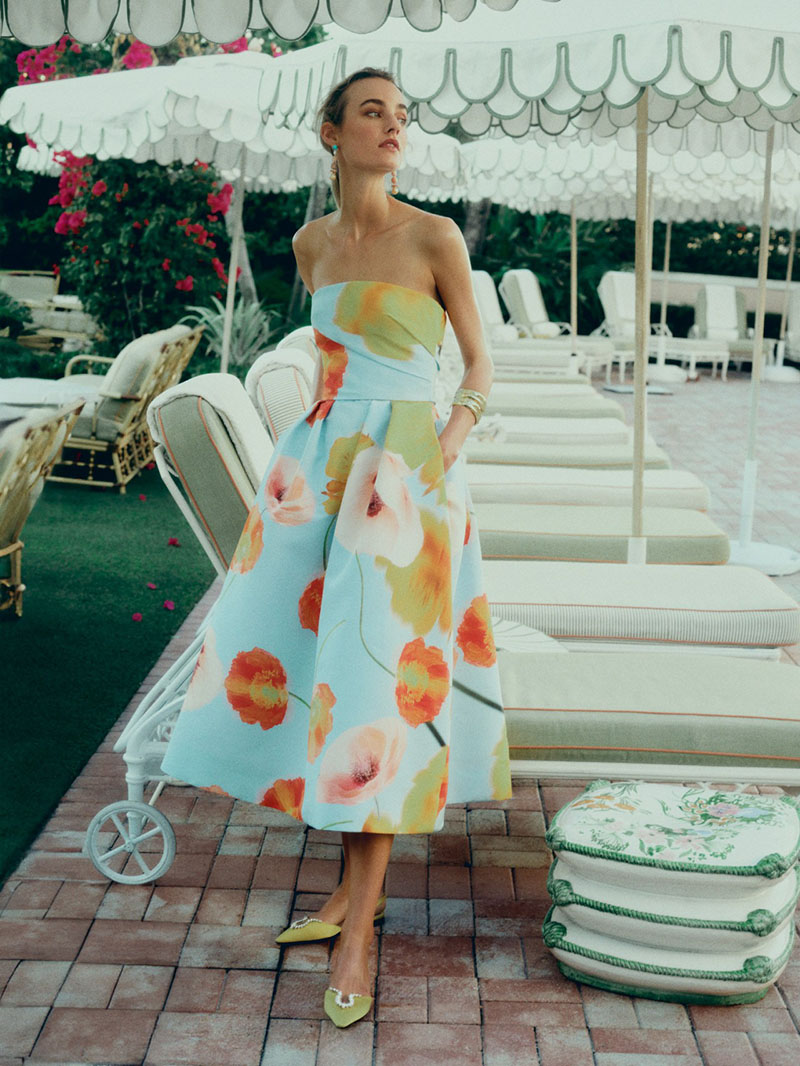 look to monique lhuilliers spring 2025 collection for all the beach glam vibes 2