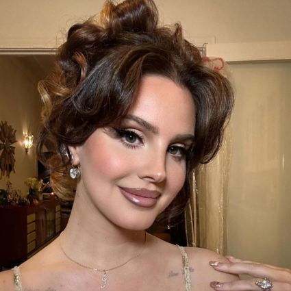 Lana Del Rey's makeup