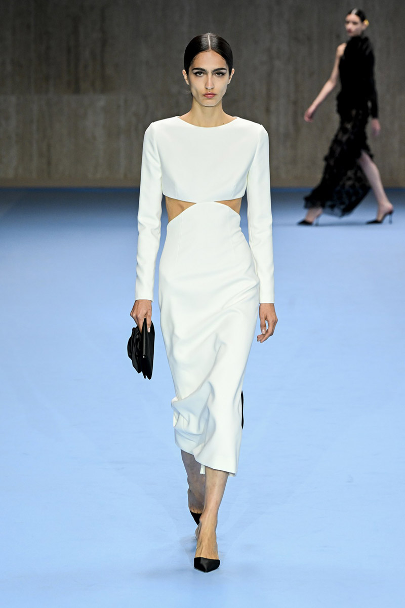 Carolina Herrera's Spring 2025 Collection Is A Fresh Take On Clean And ...