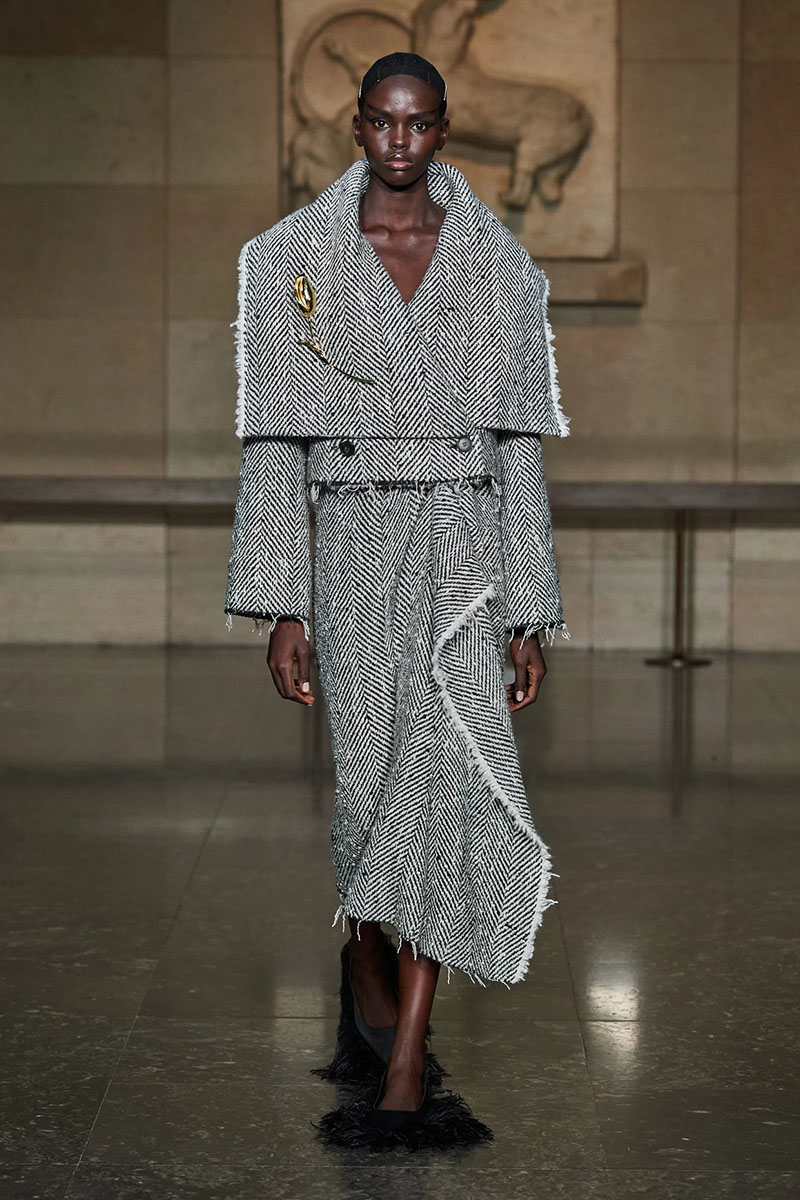 Get Ready To Gasp When You See Erdem's Autumn/Winter '24 Collection(02)