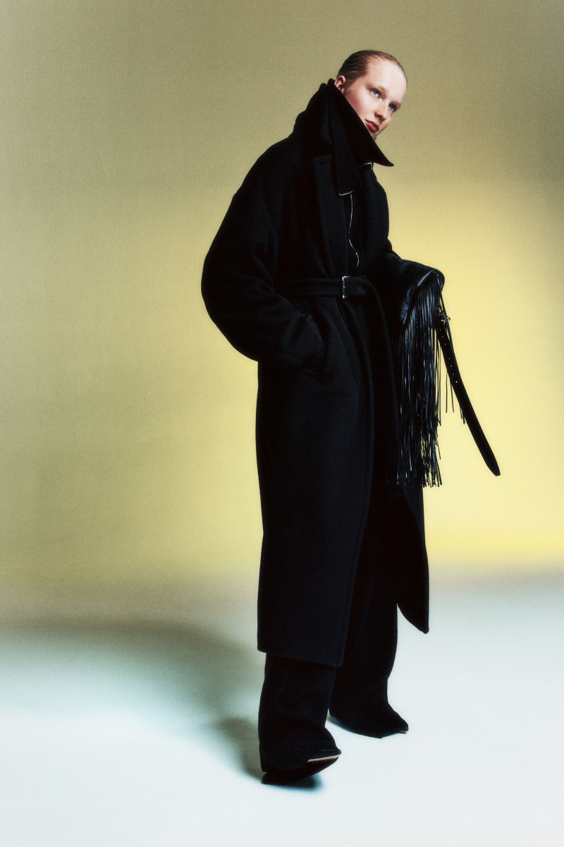 Channel '90S Minimalist Vibe With Sportmax Pre-Fall 2025 Collection