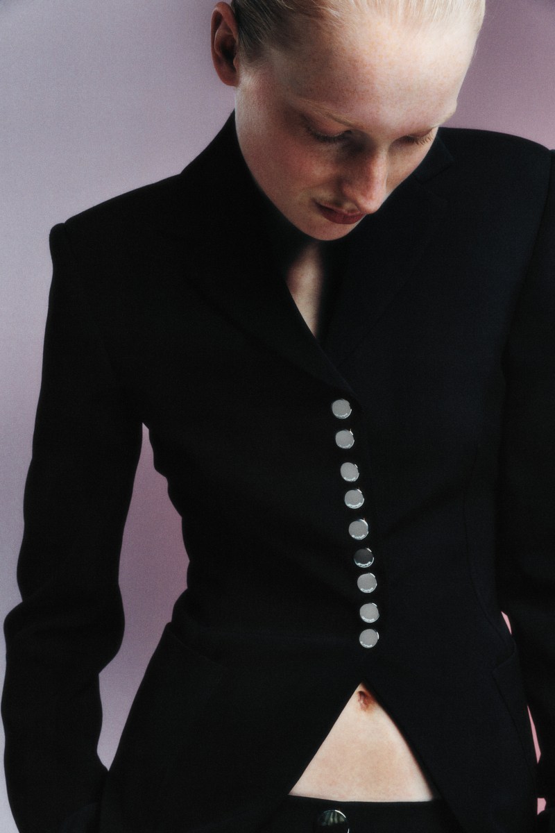 Channel '90S Minimalist Vibe With Sportmax Pre-Fall 2025 Collection