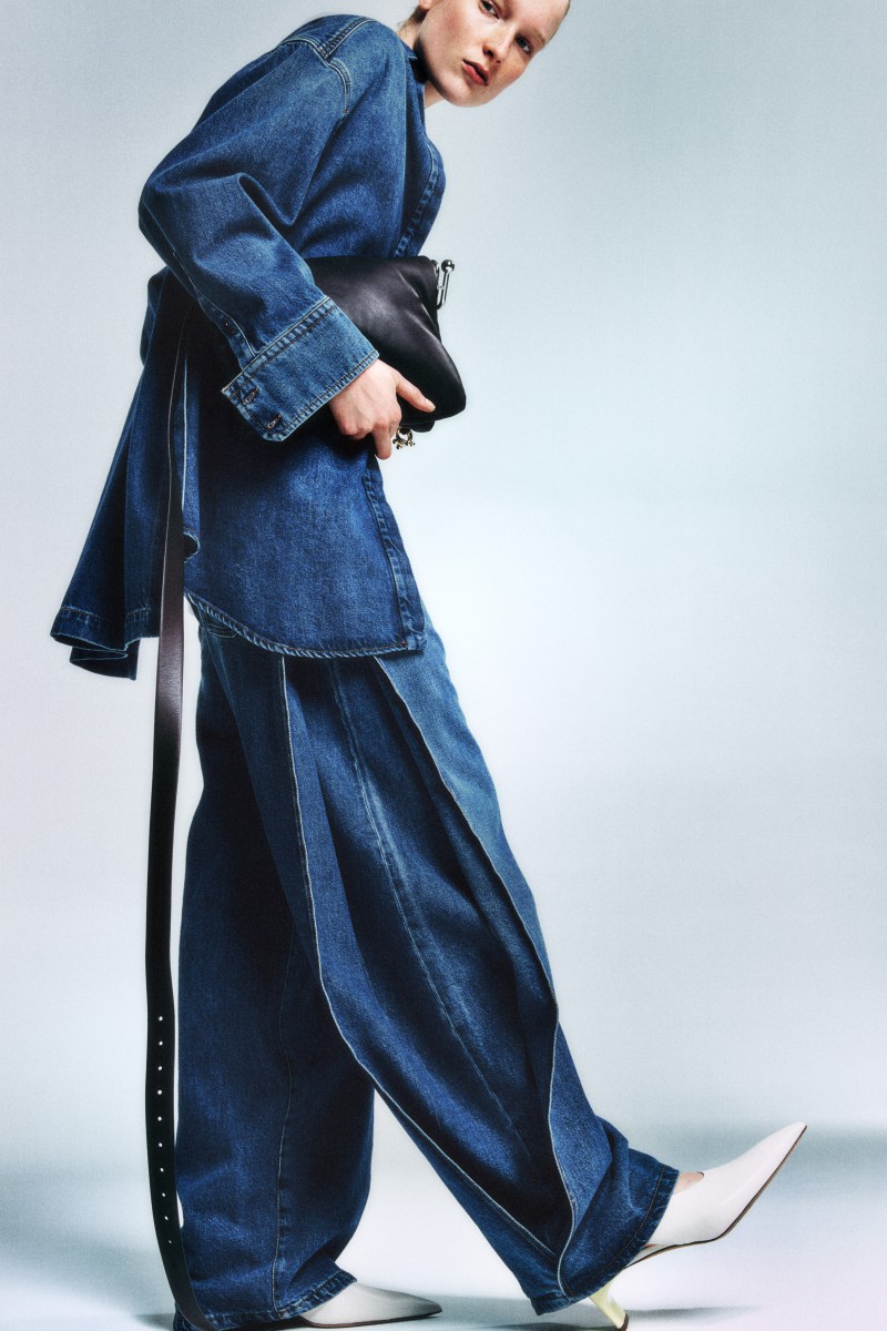 Channel '90S Minimalist Vibe With Sportmax Pre-Fall 2025 Collection