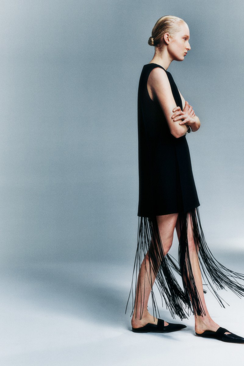 Channel '90S Minimalist Vibe With Sportmax Pre-Fall 2025 Collection