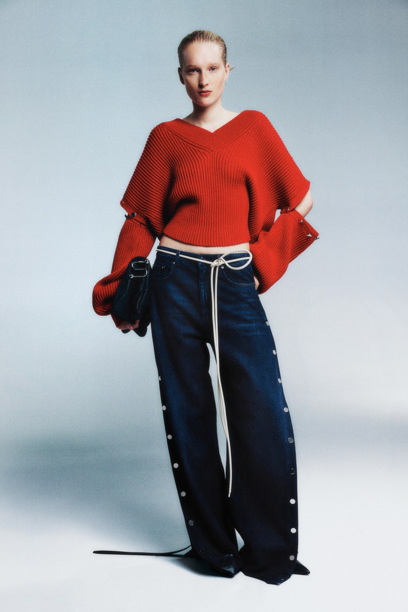 Channel '90S Minimalist Vibe With Sportmax Pre-Fall 2025 Collection