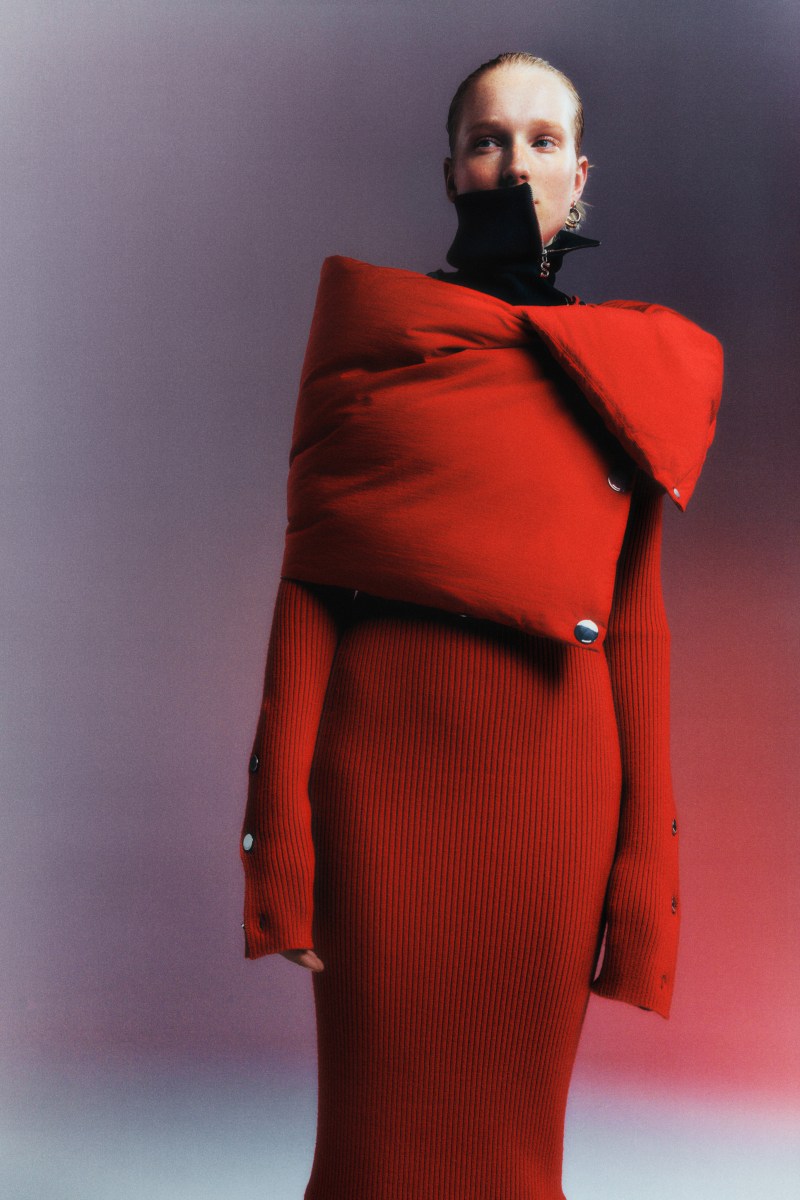 Channel '90S Minimalist Vibe With Sportmax Pre-Fall 2025 Collection