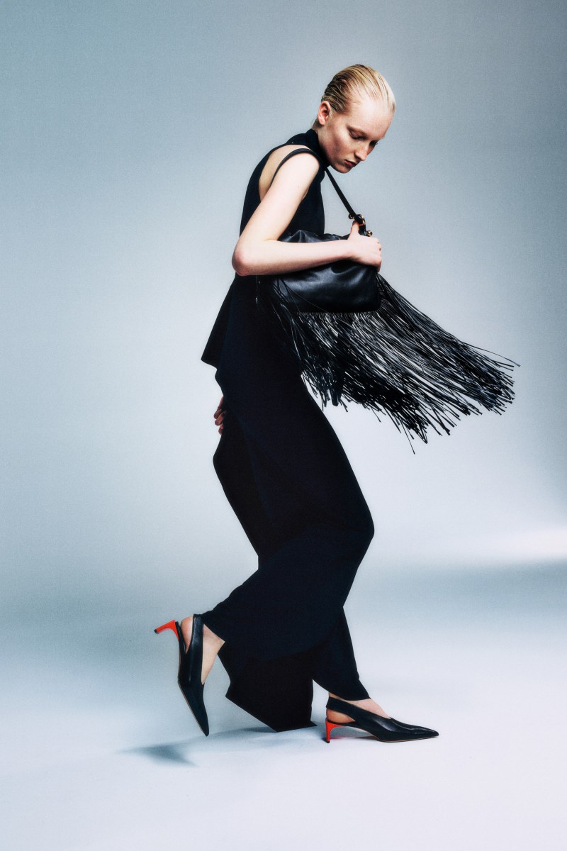 Channel '90S Minimalist Vibe With Sportmax Pre-Fall 2025 Collection