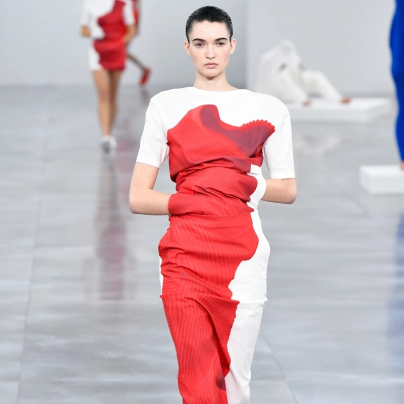 ISSEY MIYAKE - Navy & White Aerate Tank Top