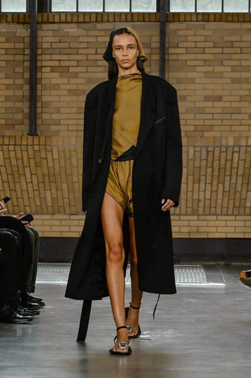 Calvin Klein Spring 2026 Redefines Minimalism For The Modern City