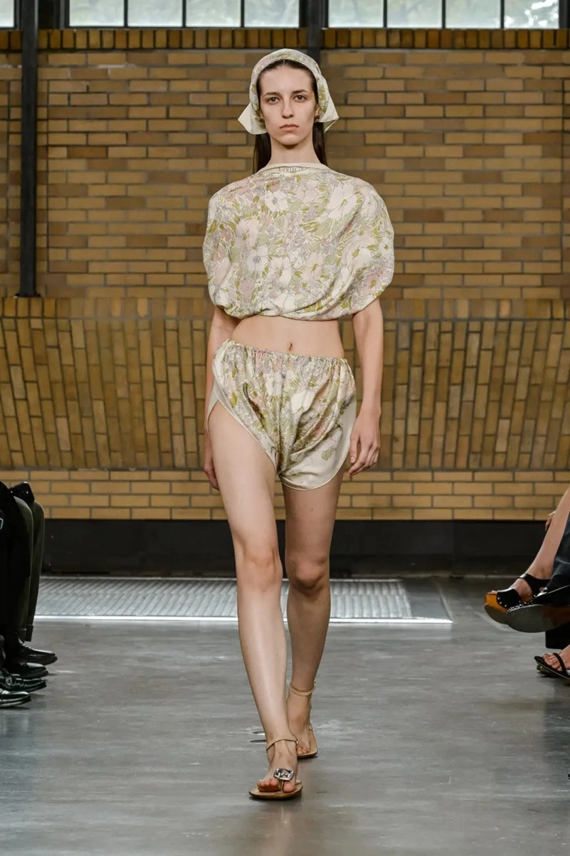 Calvin Klein Spring 2026 Redefines Minimalism For The Modern City
