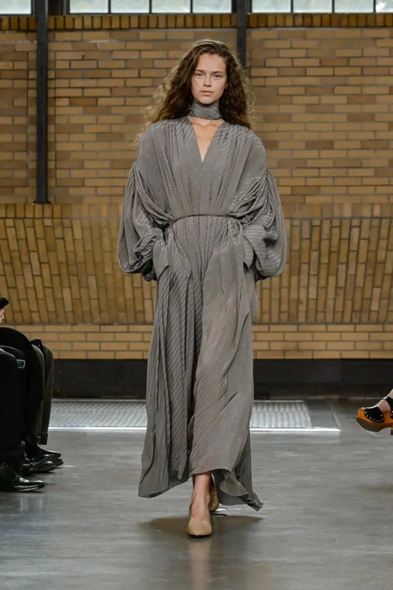 Calvin Klein Spring 2026 Redefines Minimalism For The Modern City