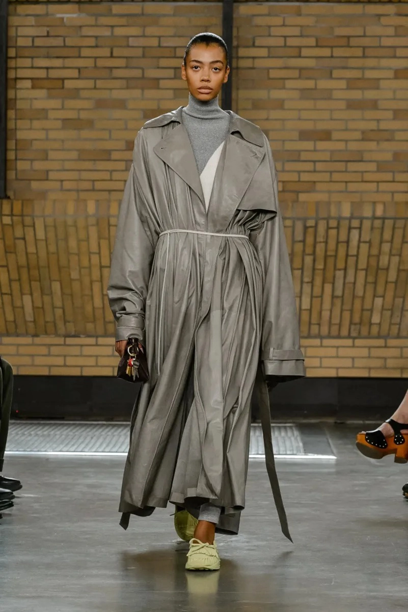 Calvin Klein Spring 2026 Redefines Minimalism For The Modern City
