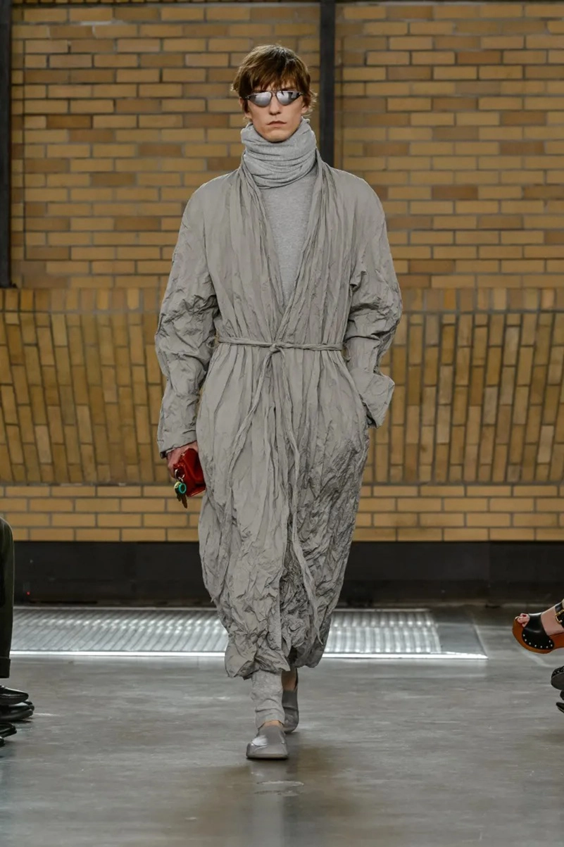Calvin Klein Spring 2026 Redefines Minimalism For The Modern City