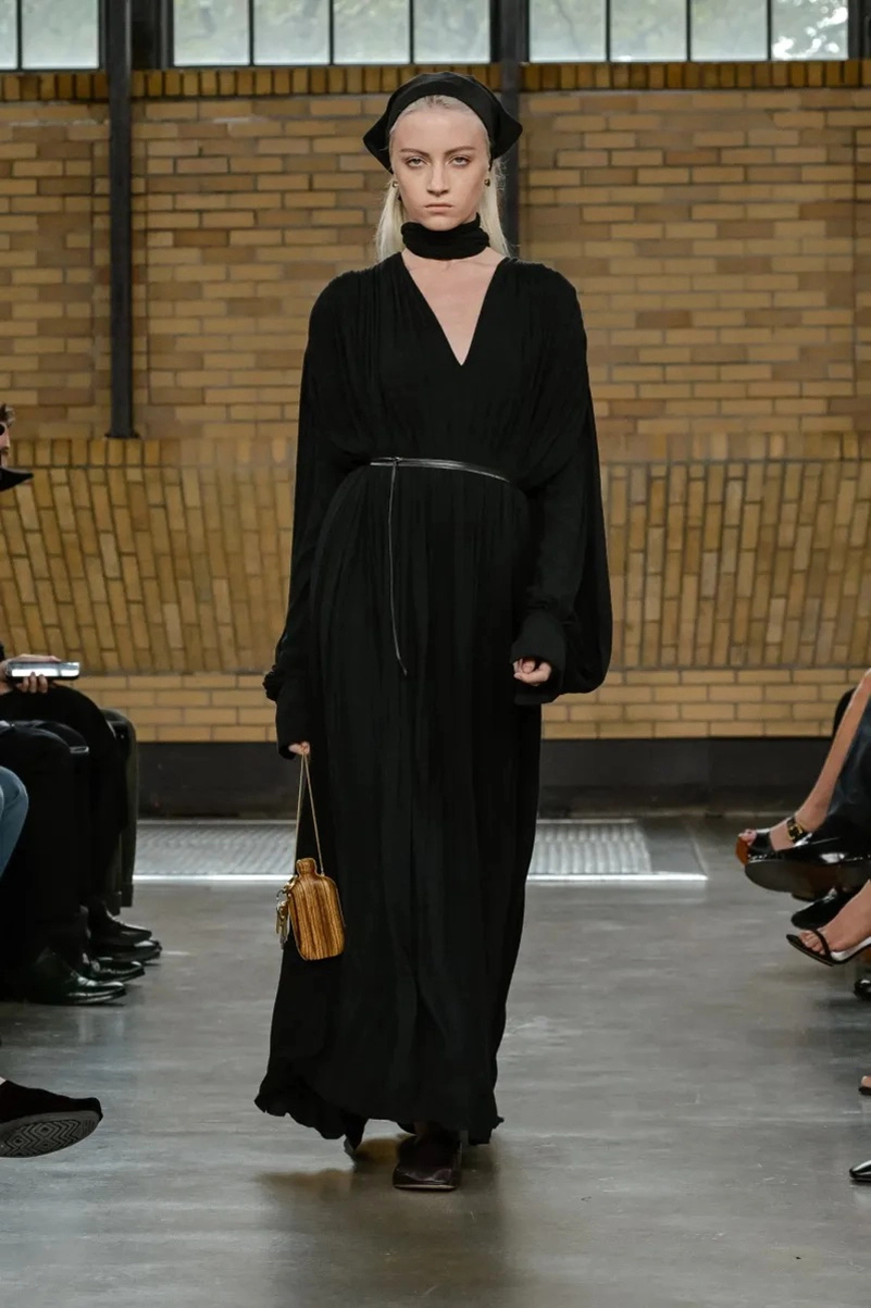 Calvin Klein Spring 2026 Redefines Minimalism For The Modern City