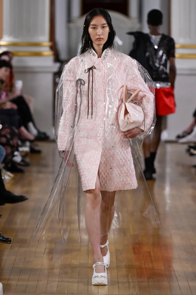 Simone Rocha Spring 2026 Brings Nostalgia into Defiant Femininity
