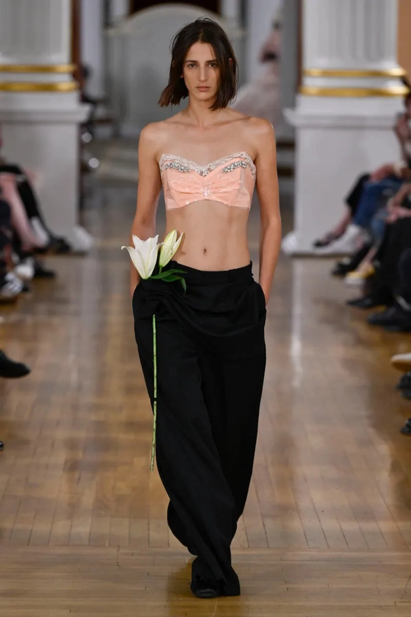 Simone Rocha Spring 2026 Brings Nostalgia into Defiant Femininity