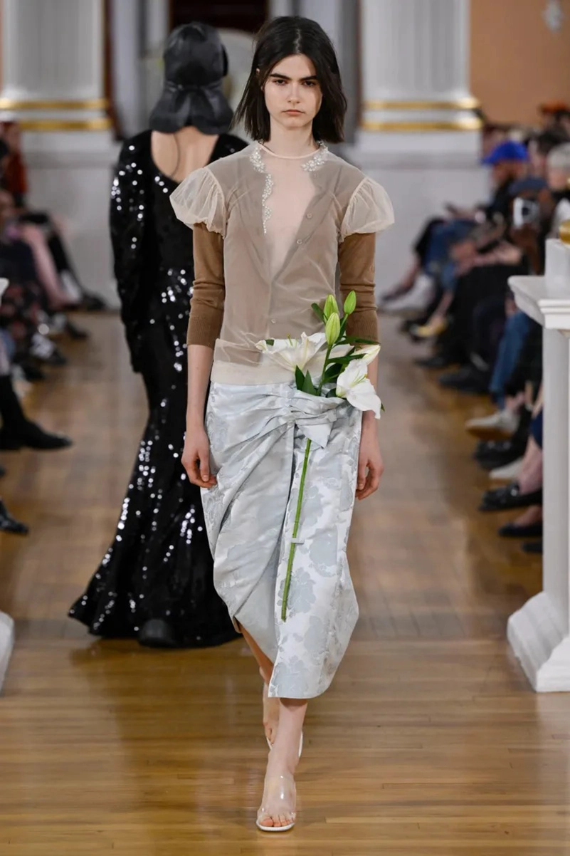 Simone Rocha Spring 2026 Brings Nostalgia into Defiant Femininity