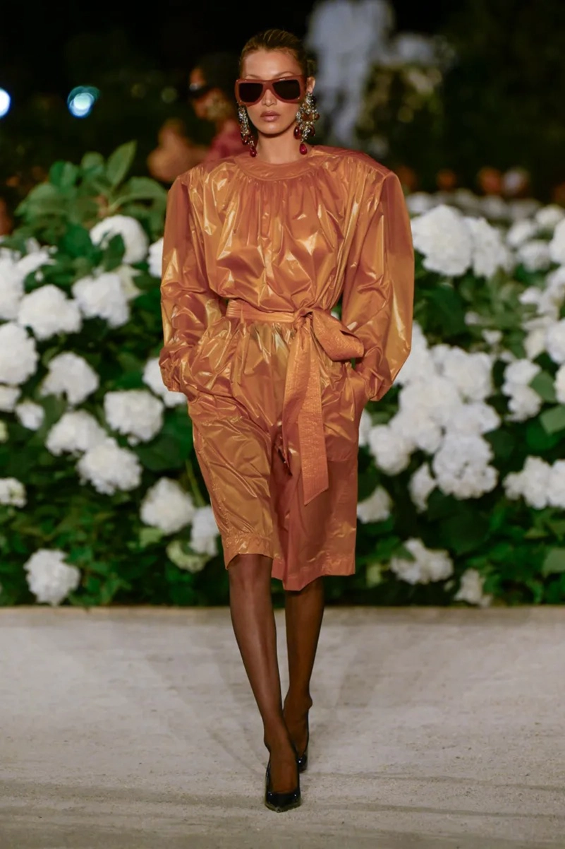 nashi希少！Saint Laurent Paris 2016AW Saint Laurent Spring 2026 Sharpens Femininity Into Power Statements