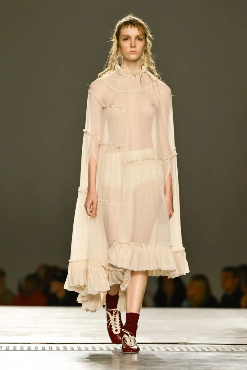 Dries Van Noten Spring 2026 Rides the Surf of Color and Light