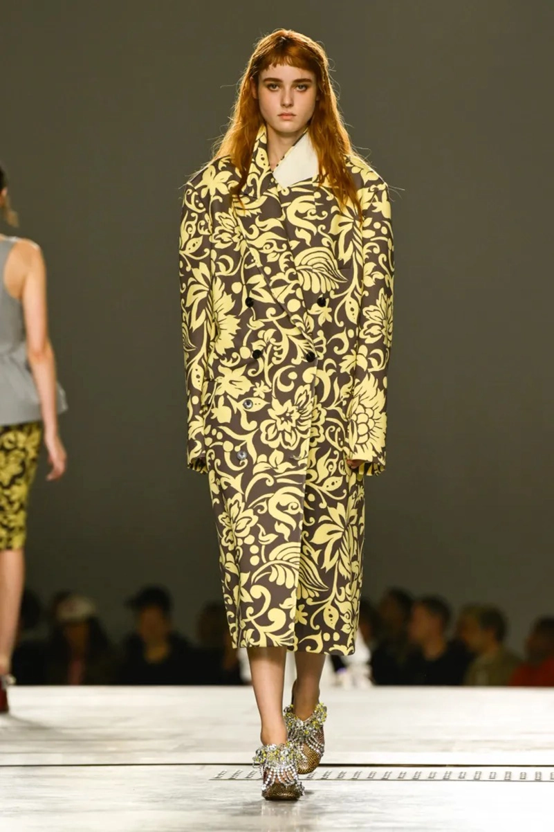 Dries Van Noten Spring 2026 Rides the Surf of Color and Light