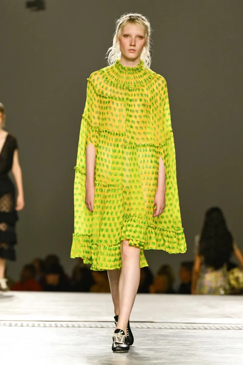 Dries Van Noten Spring 2026 Rides the Surf of Color and Light