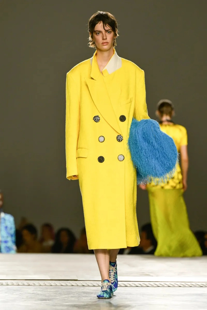 Dries Van Noten Spring 2026 Rides the Surf of Color and Light